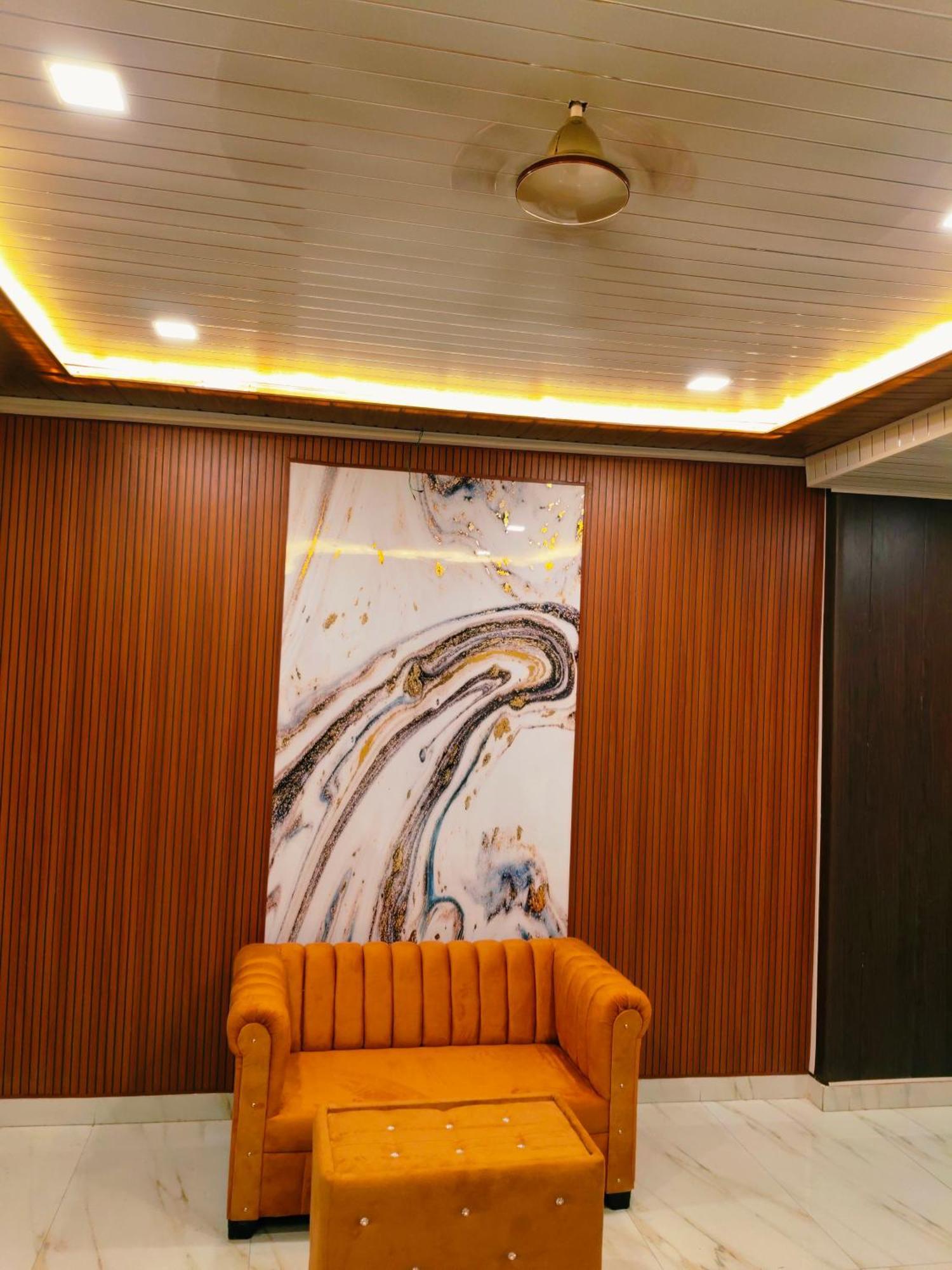 Valencia Palace Hotel Varanasi