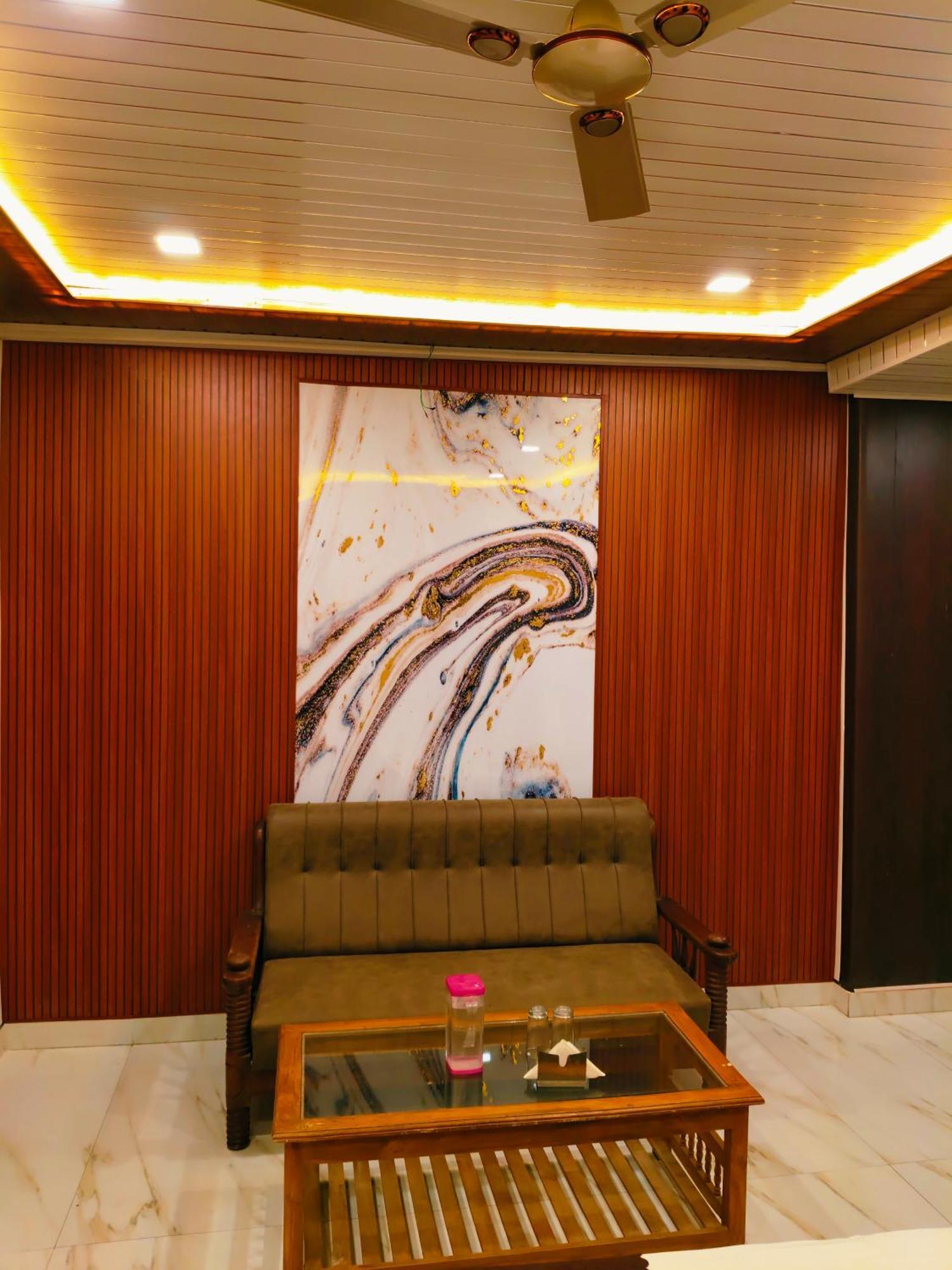 Valencia Palace 3* Varanasi