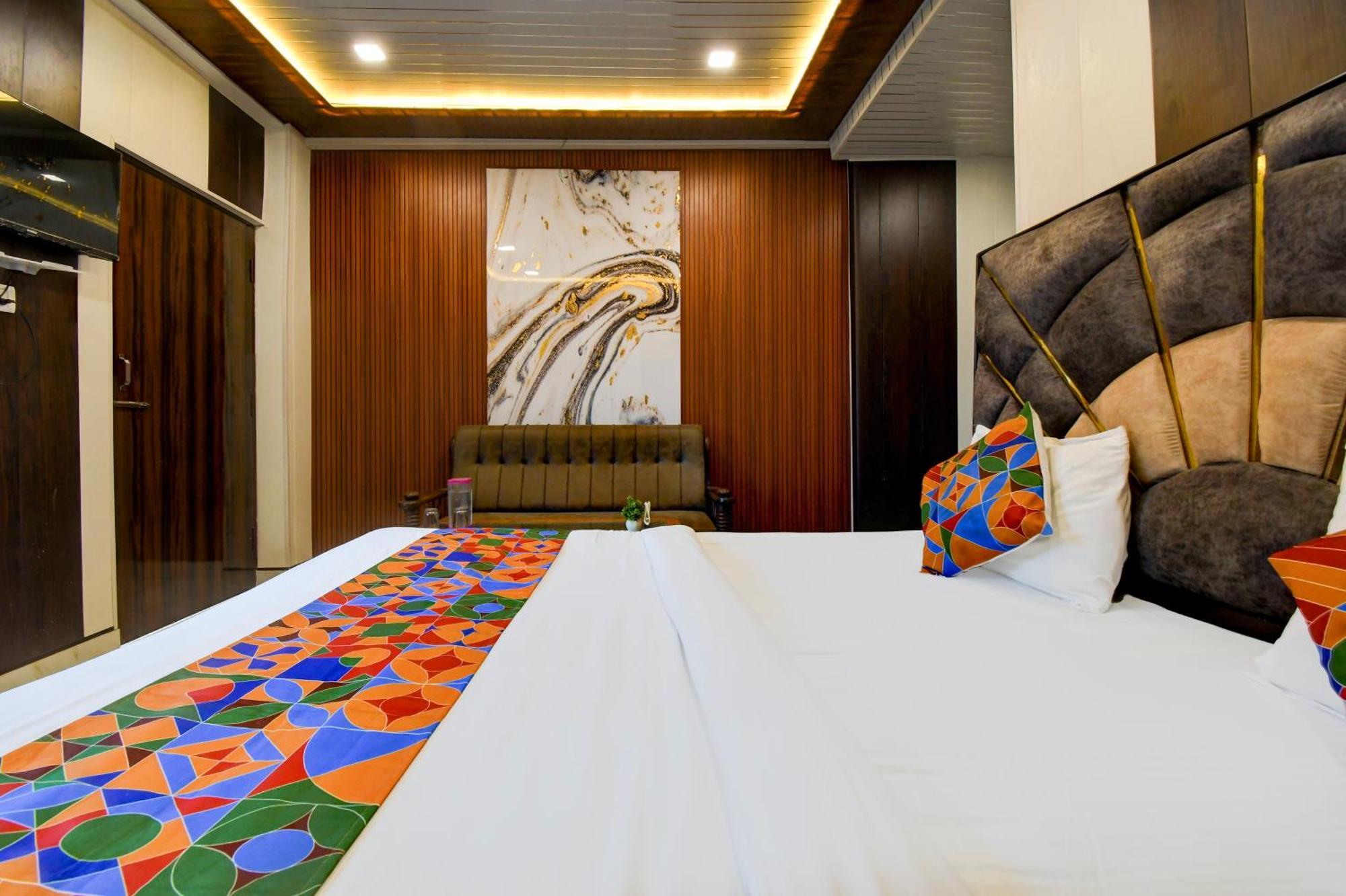 Hotel Valencia Palace Varanasi