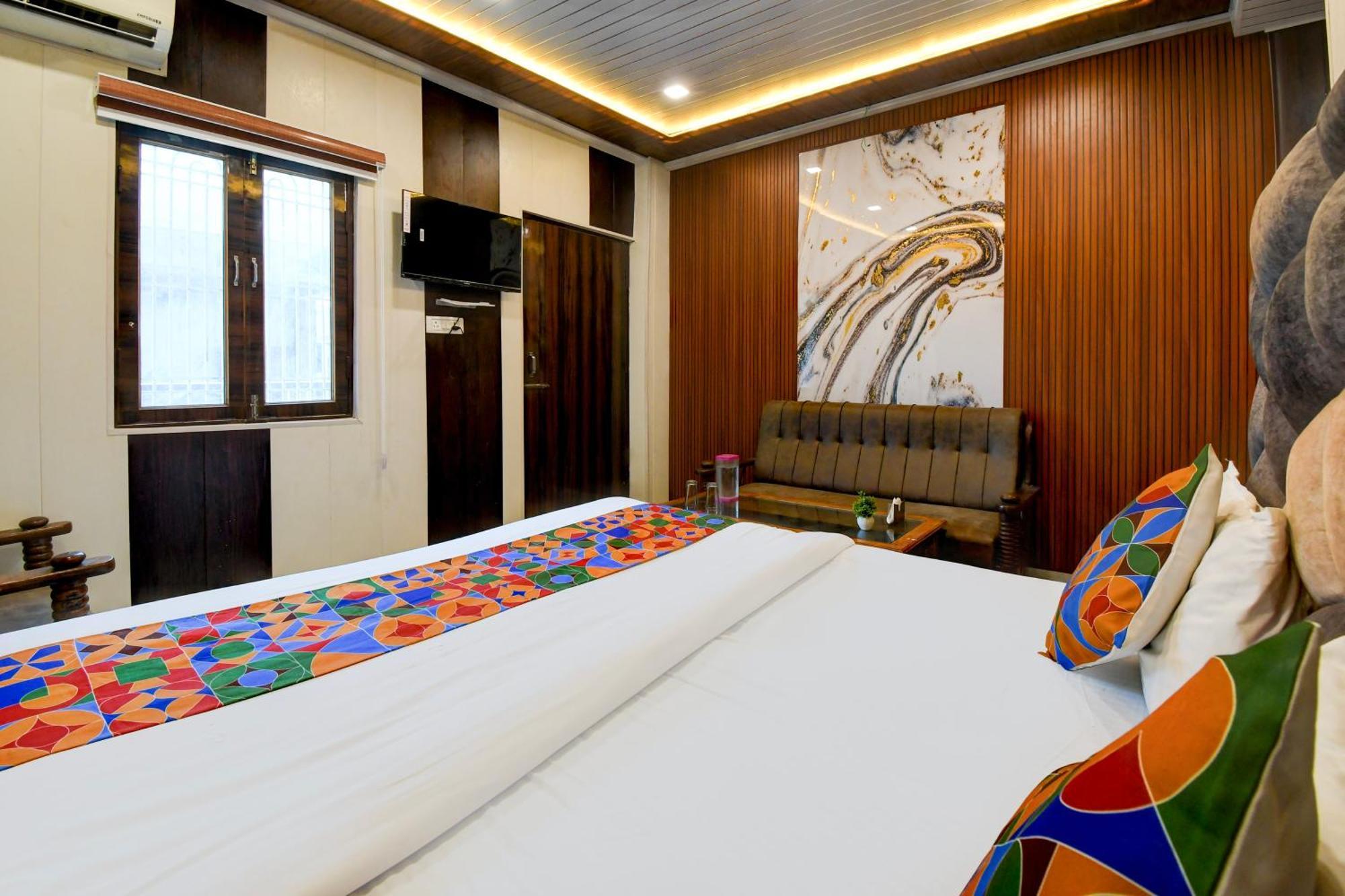 Hotel Valencia Palace 3*